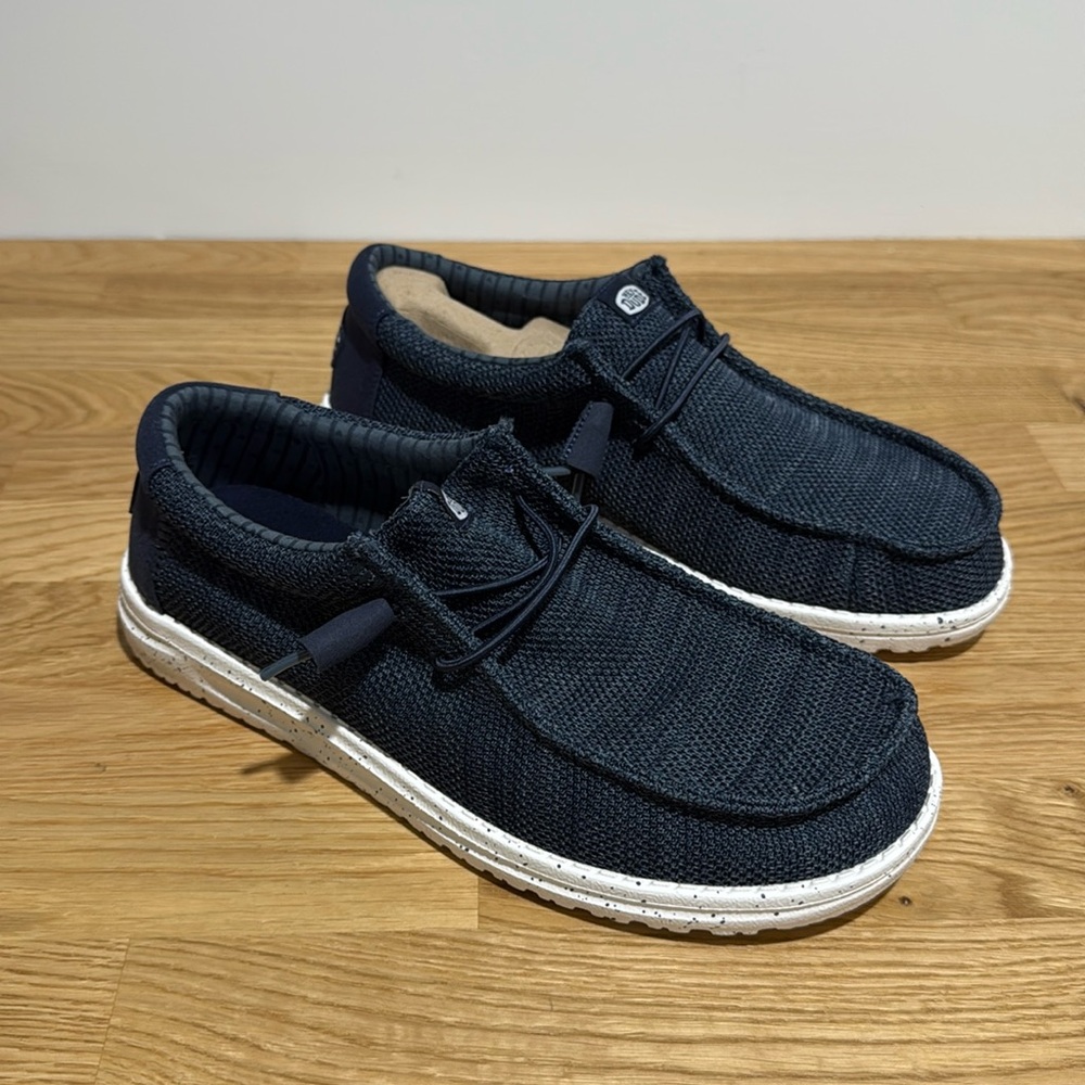 Brand new pair of men’s Heydude Wally Stretch Sox size 9